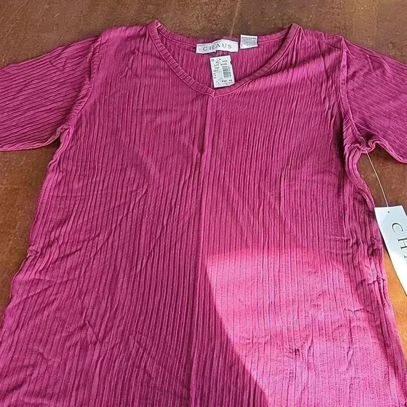 Chaus NWT VNeck Top Size Small - Picture 1 of 5
